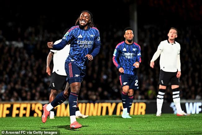 Đá "dưỡng sinh", Arsenal vẫn nhẹ nhàng đi tiếp ở Carabao Cup