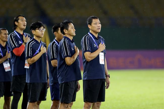 HLV Nguyễn Anh Đức nhận lỗi sau trận thua ngược của Becamex TPHCM