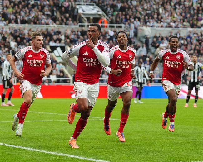 Neville Trận thắng Newcastle tiếp thêm niềm tin vô địch cho Arsenal 1