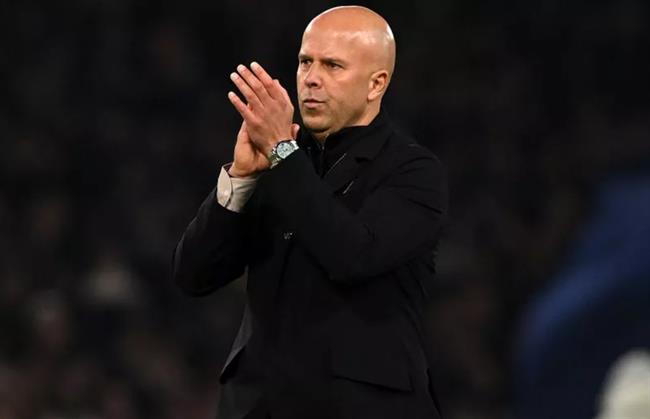 HLV Arne Slot thất vọng về trận thua của Liverpool