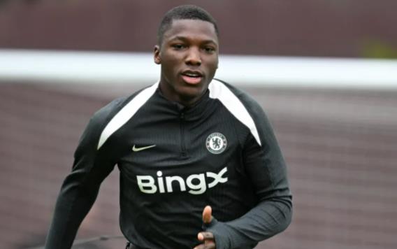 Moises Caicedo chi ra 2 dong doi an tuong nhat tai Chelsea.