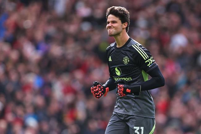 Amorim tiết lộ cơ hội bắt chính của Senne Lammens trước Liverpool 1 Amorim tiết lộ cơ hội bắt chính của Senne Lammens trước Liverpool 1