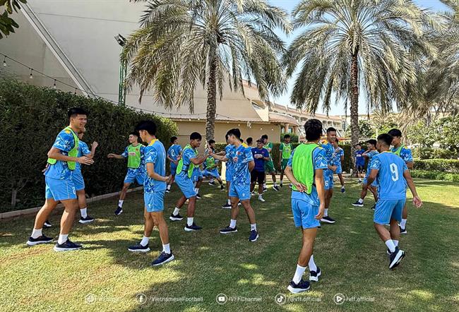 U23 Việt Nam hứng khởi tập buổi đầu tại UAE, sẵn sàng đấu U23 Qatar