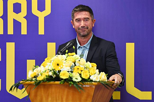 HLV Harry Kewell sẵn sàng đón nhận áp lực tại CLB Hà Nội