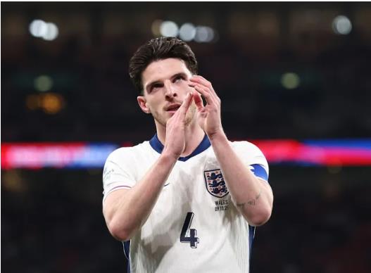 Declan Rice tiet lo su thay doi de tro nen tot hon.