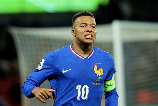 Deschamps khẳng định ĐT Pháp luôn cẩn thận với Mbappe