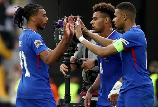 Nhận định Pháp vs Ukraine (02h45 ngày 1411) Chốt vé tại Paris 1