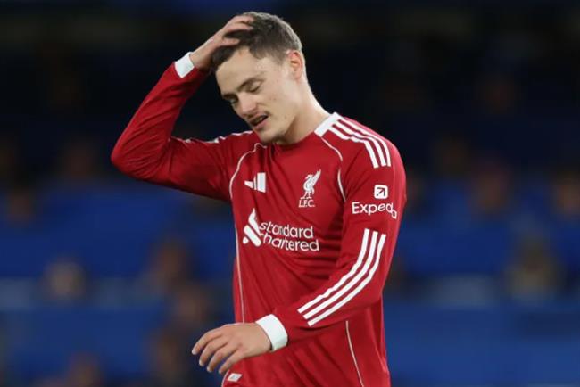 HLV Arne Slot và đội trưởng Van Dijk lên tiếng bảo vệ Florian Wirtz