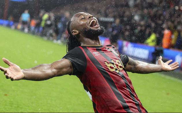 Chris Waddle khuyên MU chiêu mộ Antoine Semenyo. Chris Waddle khuyen MU chieu mo Antoine Semenyo.