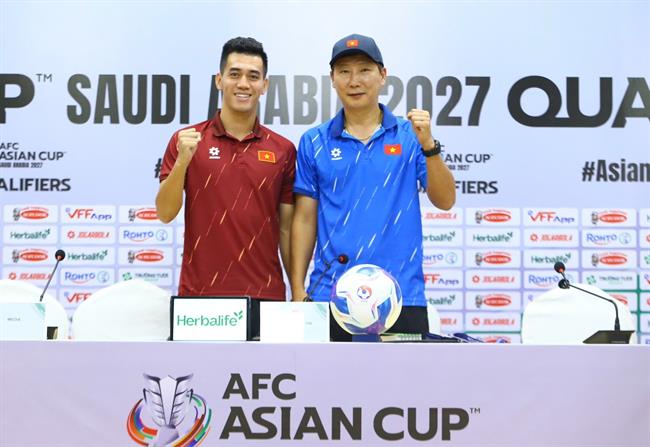 Tiến Linh xin vé mời của HLV Kim Sang Sik