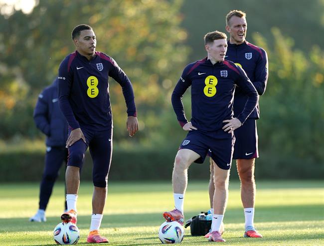 Jordan Pickford ngợi khen hai cái tên của ĐT Anh trước trận đấu Latvia 1 Jordan Pickford ngợi khen hai cái tên của ĐT Anh trước trận đấu Latvia 1