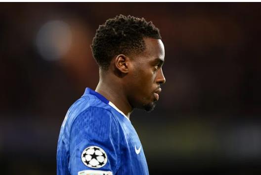 Chelsea bị chỉ trích vì chiêu mộ Jamie Gittens