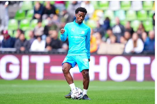 Angel Gomes là thành viên quan trọng của Marseille dưới thời Roberto De Zerbi. Angel Gomes la thanh vien quan trong cua Marseille duoi thoi Roberto De Zerbi.