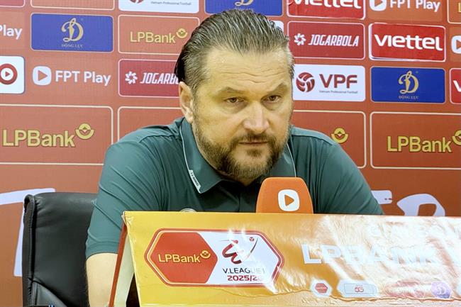 HLV Popov từ chối dự họp báo ở phần còn lại V.League