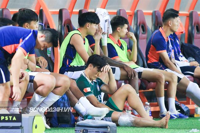 Bùi Tiến Dũng phải lên bàn phẫu thuật