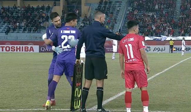 Nguyễn Filip bị thay ra giữa chừng ở AFC Champions League Two