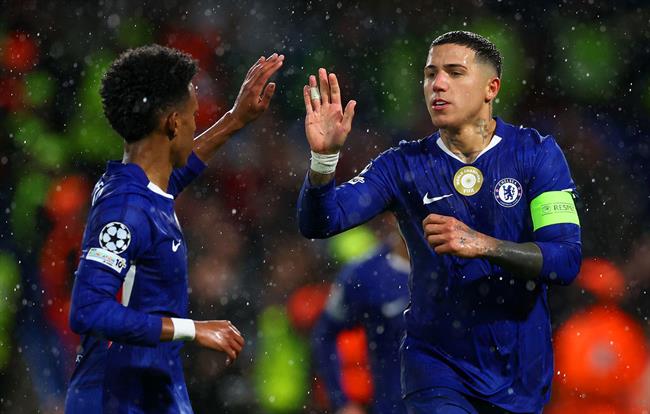 Estevao cảm ơn Enzo Fernandez đã nhường penalty 1 Estevao cảm ơn Enzo Fernandez đã nhường penalty 1