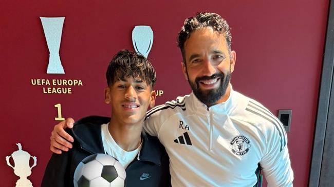 HLV Amorim đưa cầu thủ 15 tuổi lên đội một Man United