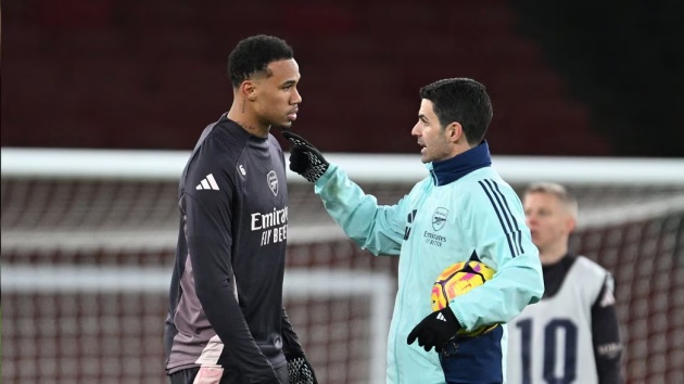 Mikel Arteta đưa Gabriel Magalhaes lên mây. Mikel Arteta dua Gabriel Magalhaes len may.