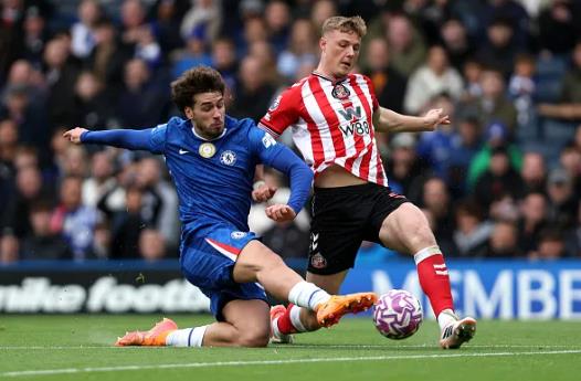 Marc Guiu bị chỉ trích dữ dội sau trận thua Sunderland. Marc Guiu bi chi trich du doi sau tran thua Sunderland.