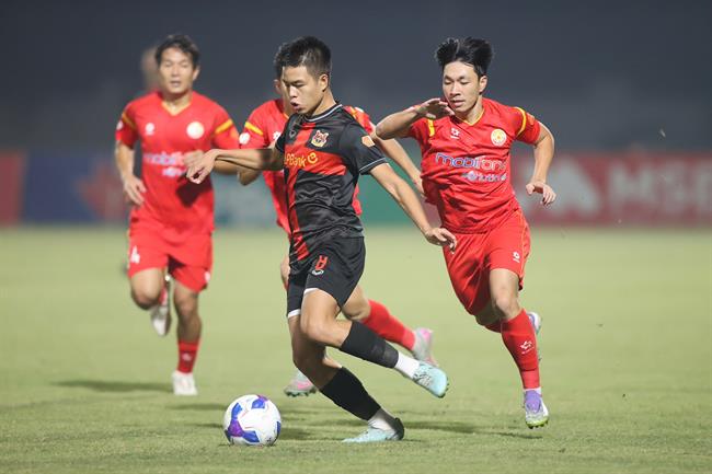 HLV Kim Sang Sik gọi 3 tiền vệ Ninh Bình thay Văn Trường lên tuyển U23 Việt Nam