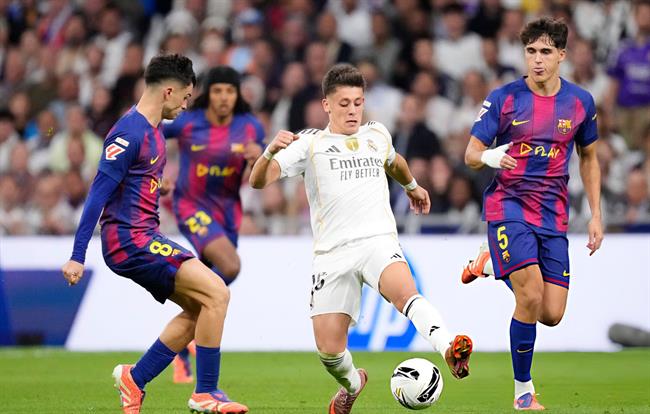 Barcelona thua Real Madrid vì mắc nhiều sai lầm hơn bình thường 1 Barcelona thua Real Madrid vì mắc nhiều sai lầm hơn bình thường 1