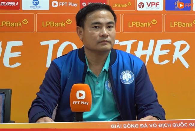 HLV mới của Nam Định hài lòng với trận hòa trước Đà Nẵng