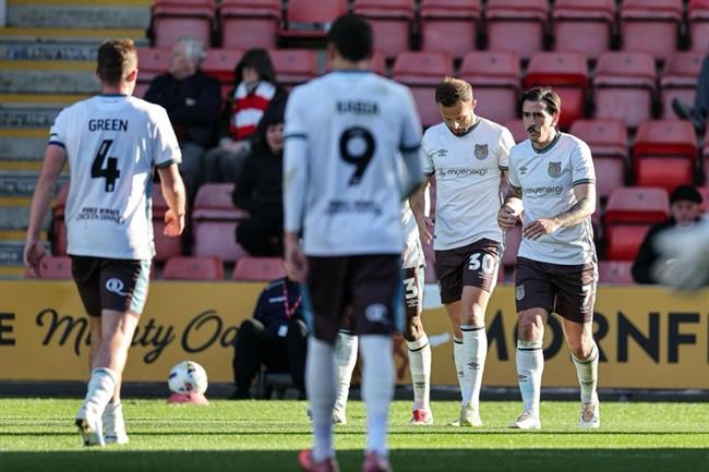 HLV Grimsby Town nhắc đến Man United trước thềm League Cup