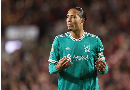 Virgil van Dijk thi đấu không tốt ở mùa giải năm nay. Virgil van Dijk thi dau khong tot o mua giai nam nay.