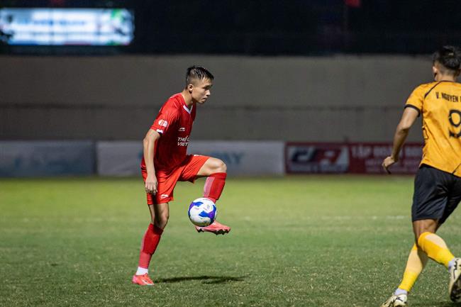 Đinh Viết Tú nói gì sau khi ghi siêu phẩm bàn thắng vào lưới đội bóng cũ?