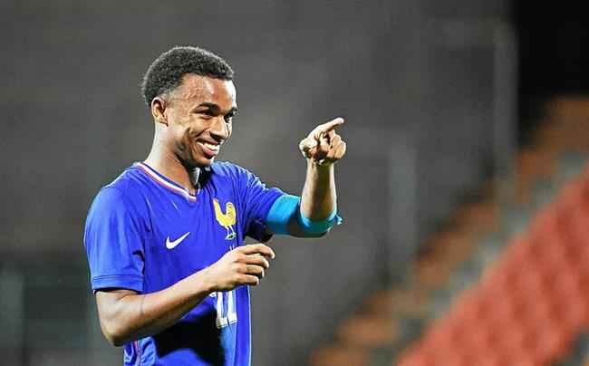 Tiểu sử tiền đạo Eli Junior Kroupi CLB Bournemouth