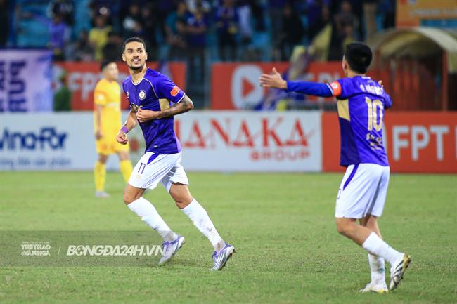 Hoàng Hên gửi thông điệp đặc biệt đến HLV Kim Sang Sik