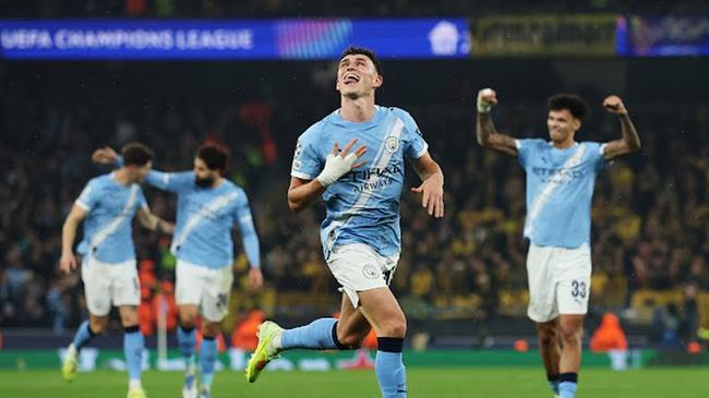 Khủng khiếp với khả năng ghi bàn từ ngoài vòng cấm của Phil Foden