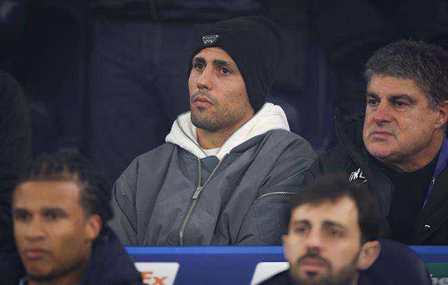 Pep nói gì khi Rodri tiếp tục vắng mặt trong đội hình Man City?