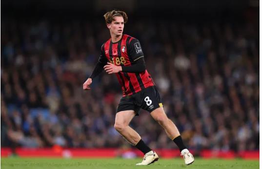 Sao Bournemouth lần đầu tiên được triệu tập lên tuyển Anh