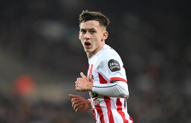 Tiểu sử tiền vệ Chris Rigg