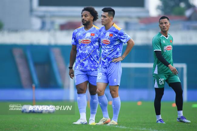 Nguyễn Tiến Linh trước tác động từ màn tái xuất của Xuân Son