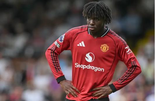 Patrick Dorgu dang gay that vong o MU.