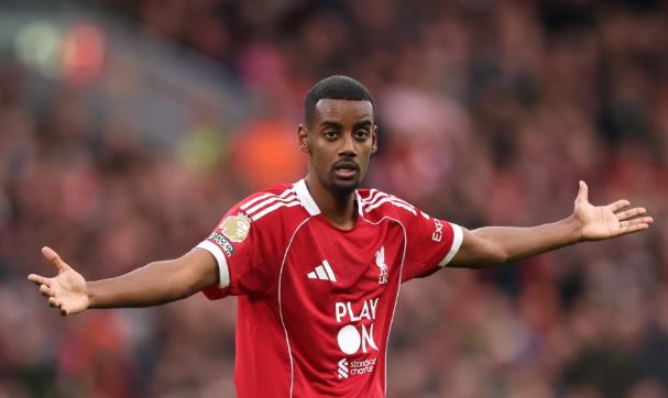 Alexander Isak gặp khó khăn ở Liverpool. Alexander Isak gap kho khan o Liverpool.