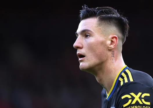 Benjamin Sesko cap ben MU o He 2025.