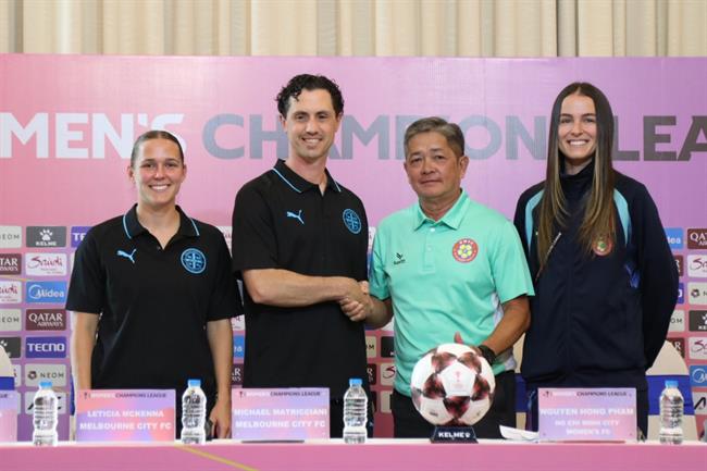 HLV Nguyễn Hồng Phẩm muốn CLB nữ TP.HCM đá hết mình trước đội bóng Úc