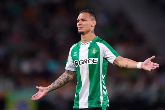 Antony xac nhan duoc Vincent Kompany moi goi gia nhap Bayern Munich