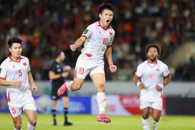 Việt Nam 2-0 Lào: Nỗi lo hàng công và dấu ấn "kép phụ"