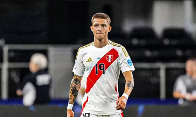 Tiểu sử hậu vệ Oliver Sonne