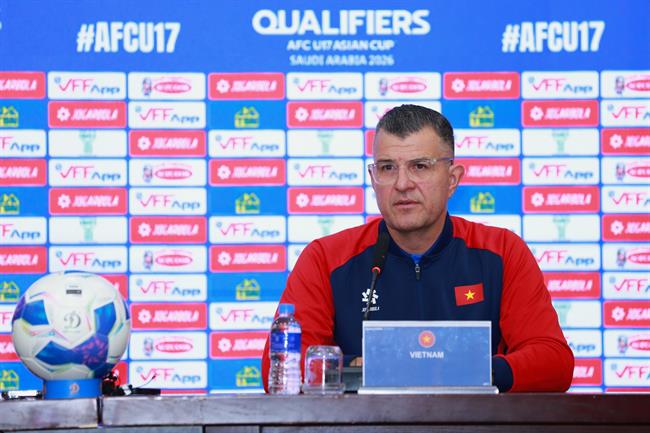 HLV Cristiano Roland khẳng định quyết tâm giành vé U17 châu Á