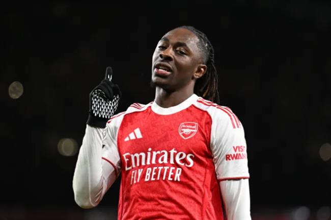 Eze lập hat-trick trước Tottenham. Eze lap hat-trick truoc Tottenham.