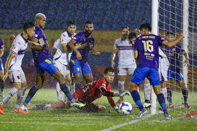 CLB Hà Nội bất ngờ chia tay cầu thủ đắt giá nhất đội hình