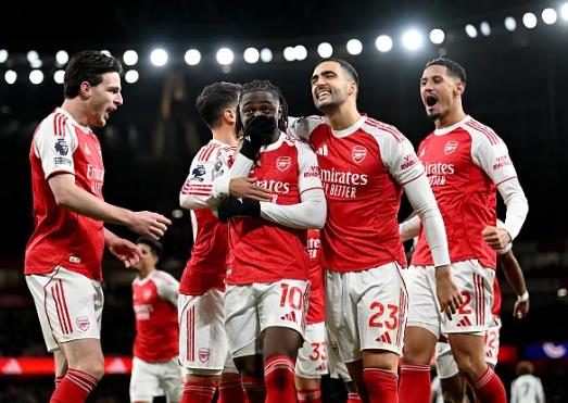 3 hoặc 4 CLB vẫn đang tham gia vào cuộc đua vô địch ở EPL mùa này