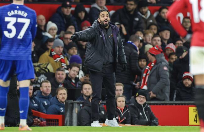 Amorim thừa nhận MU không biết đá thế nào khi đối thủ thiếu người 1