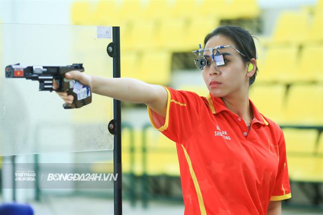 HLV Kim Sang Sik và xạ thủ Trịnh Thu Vinh được vinh danh